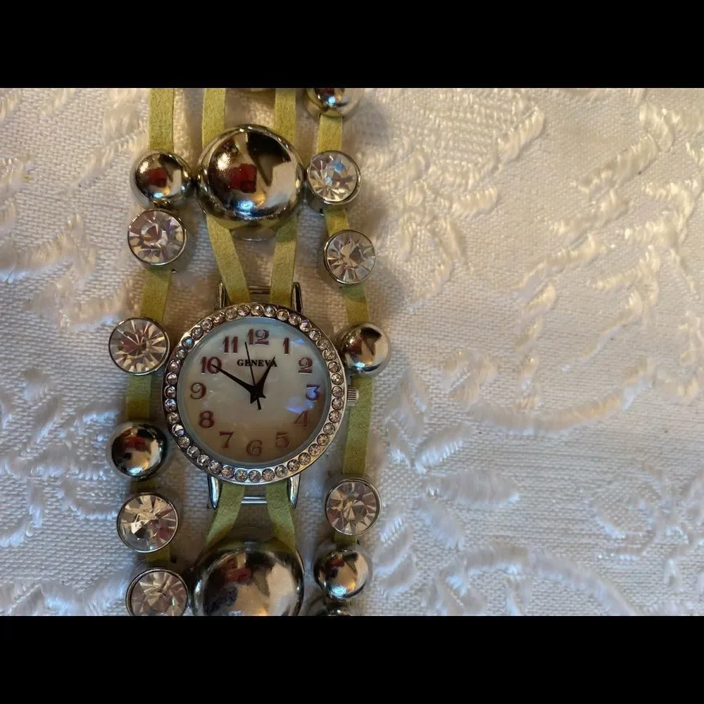 🛍Geneva Rhinestone Platinum Fashion watch Color Green